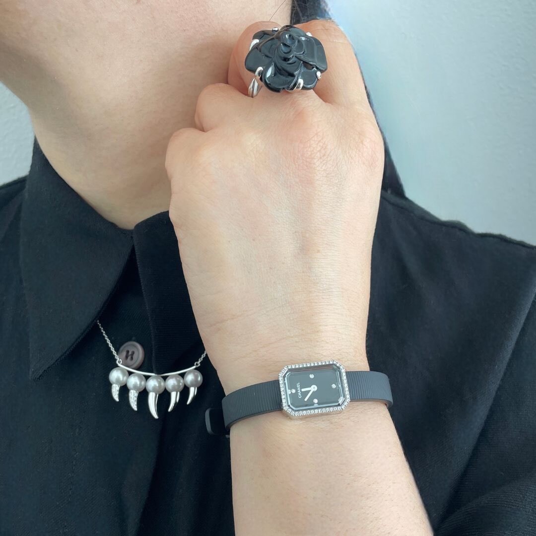 パリで出合った一本、シャネルの「プルミエール」。【ファッションエディターの愛用時計】